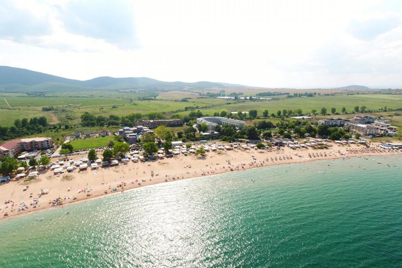 Апартамент На Къмпинг Градина Chernomorets Exterior foto