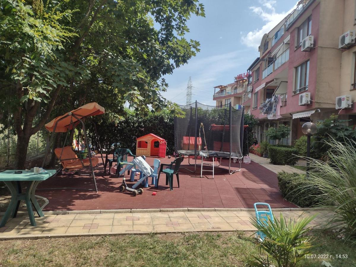 Апартамент На Къмпинг Градина Chernomorets Exterior foto